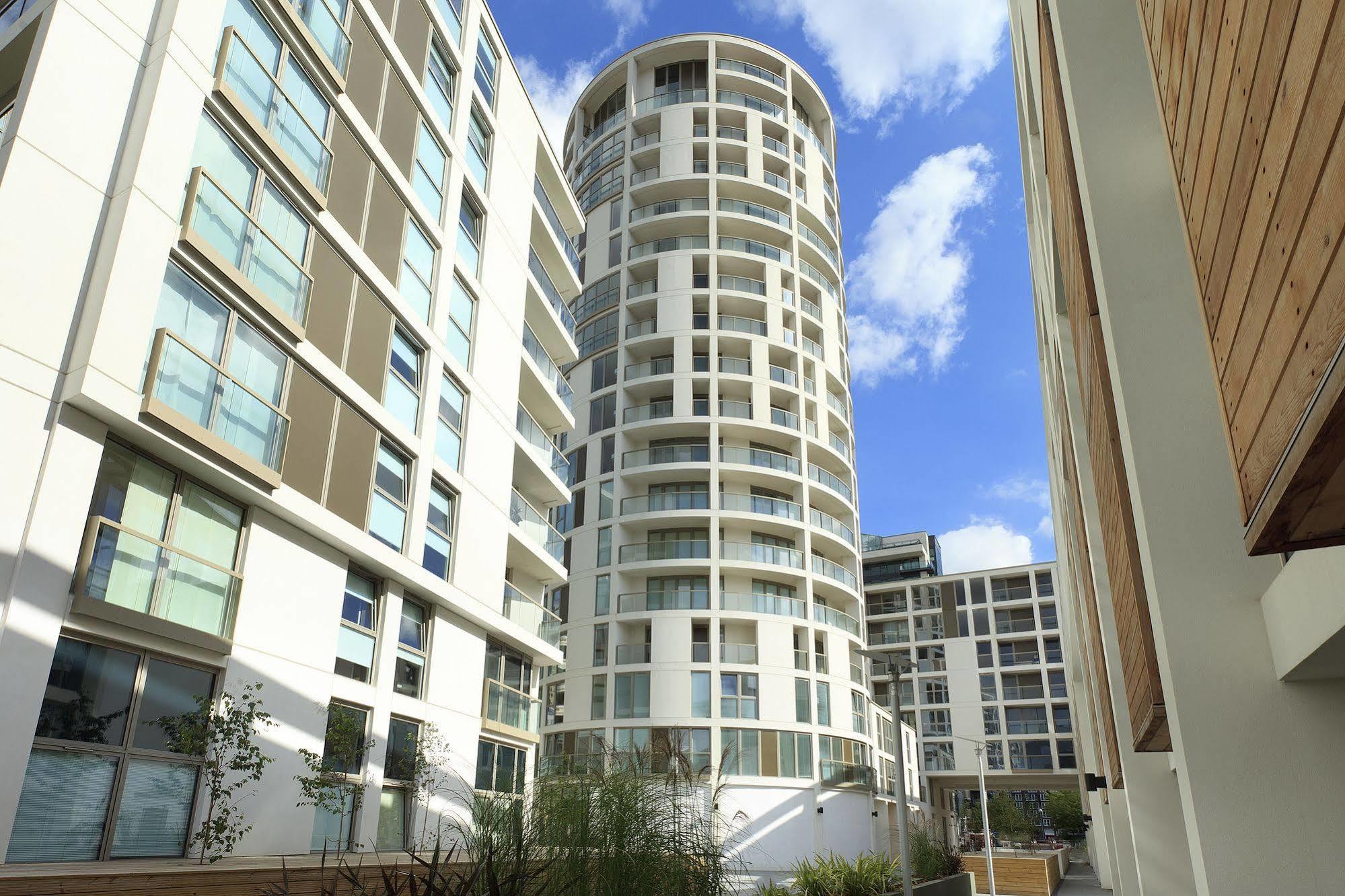 Saco Canary Wharf - Trinity Tower ลอนดอน ภายนอก รูปภาพ